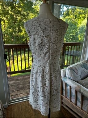 Vince Camuto Ivory Floral Lace Sleeveless Dress Size 10